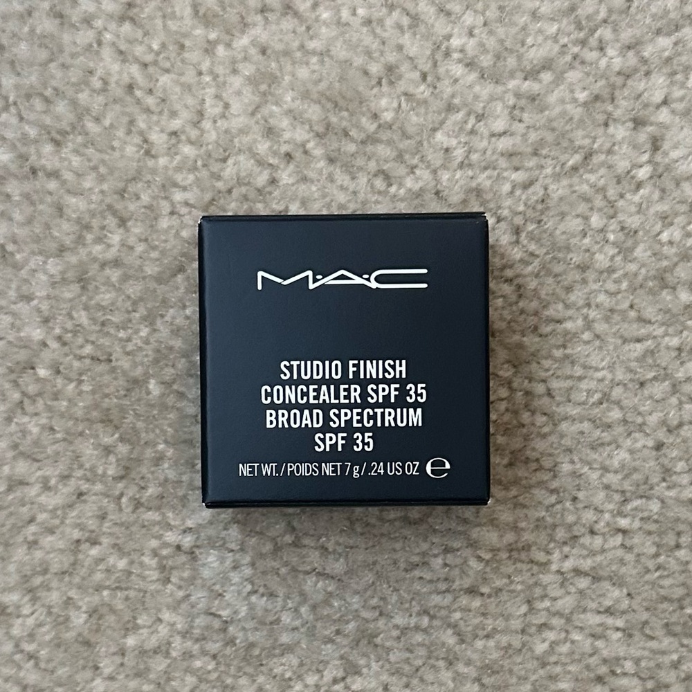 MAC Studio Finish SPF 35 Concealer
